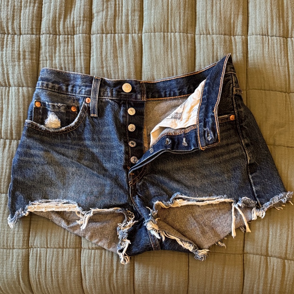 Levi's®
501® ORIGINAL FIT HIGH RISE WOMEN'S SHORTS DARK WASH NO STRETCH SIZE 26